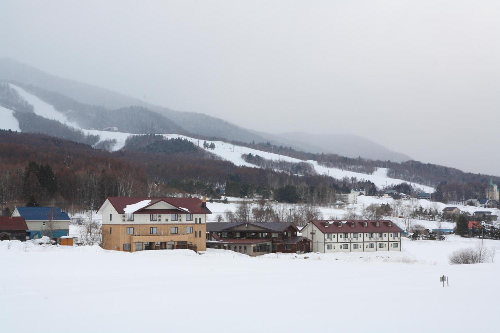 Resort Inn North Country Furano Exterior photo